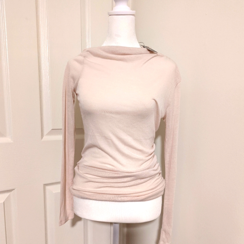 ✨NWT Express Ruched Long Sleeve Cream Top NWT! ✨